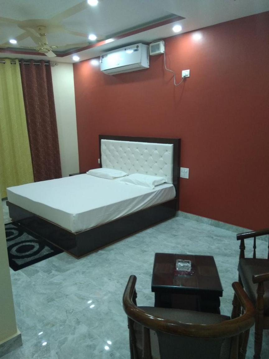 Hotel Sky Bule & Restaurant Khas Nagrota 外观 照片